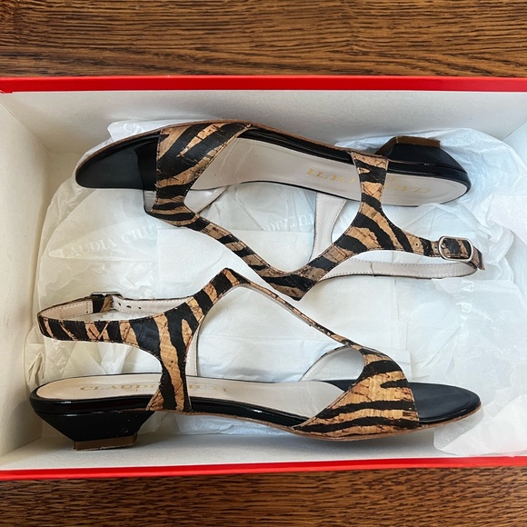 CLAUDIA CIUTI Zebra Tiger Print Henri T Strap Sandals‎ Heels  Leather Italy 6.5 - Picture 1 of 11
